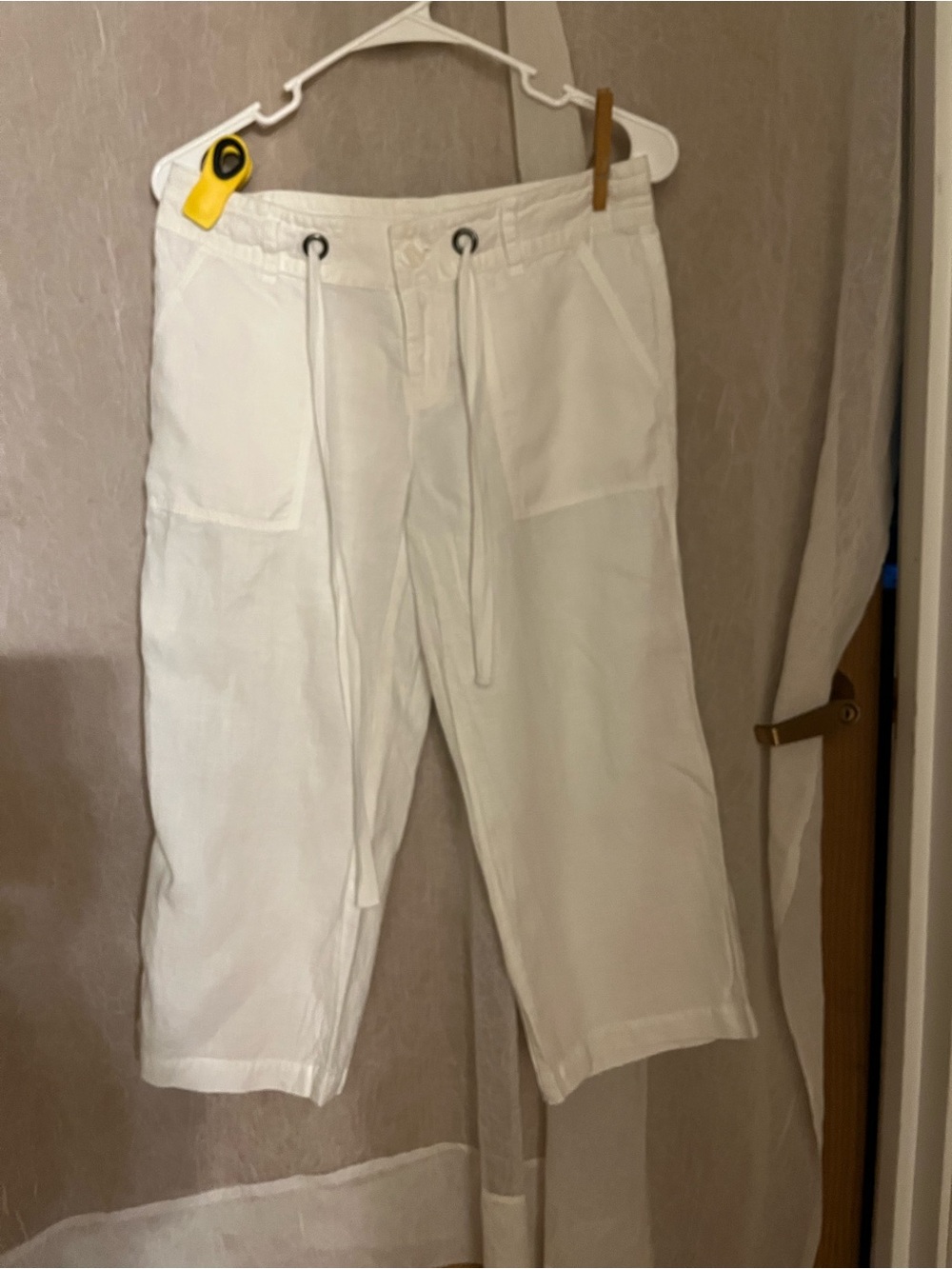 Women’s Linen White Drawstring Casual capris pants size 2, London Jean,